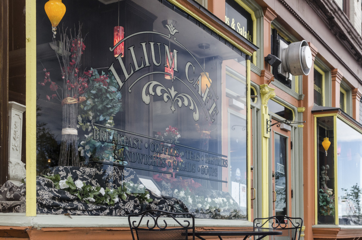 illium cafe webleveled jonathan caicedo