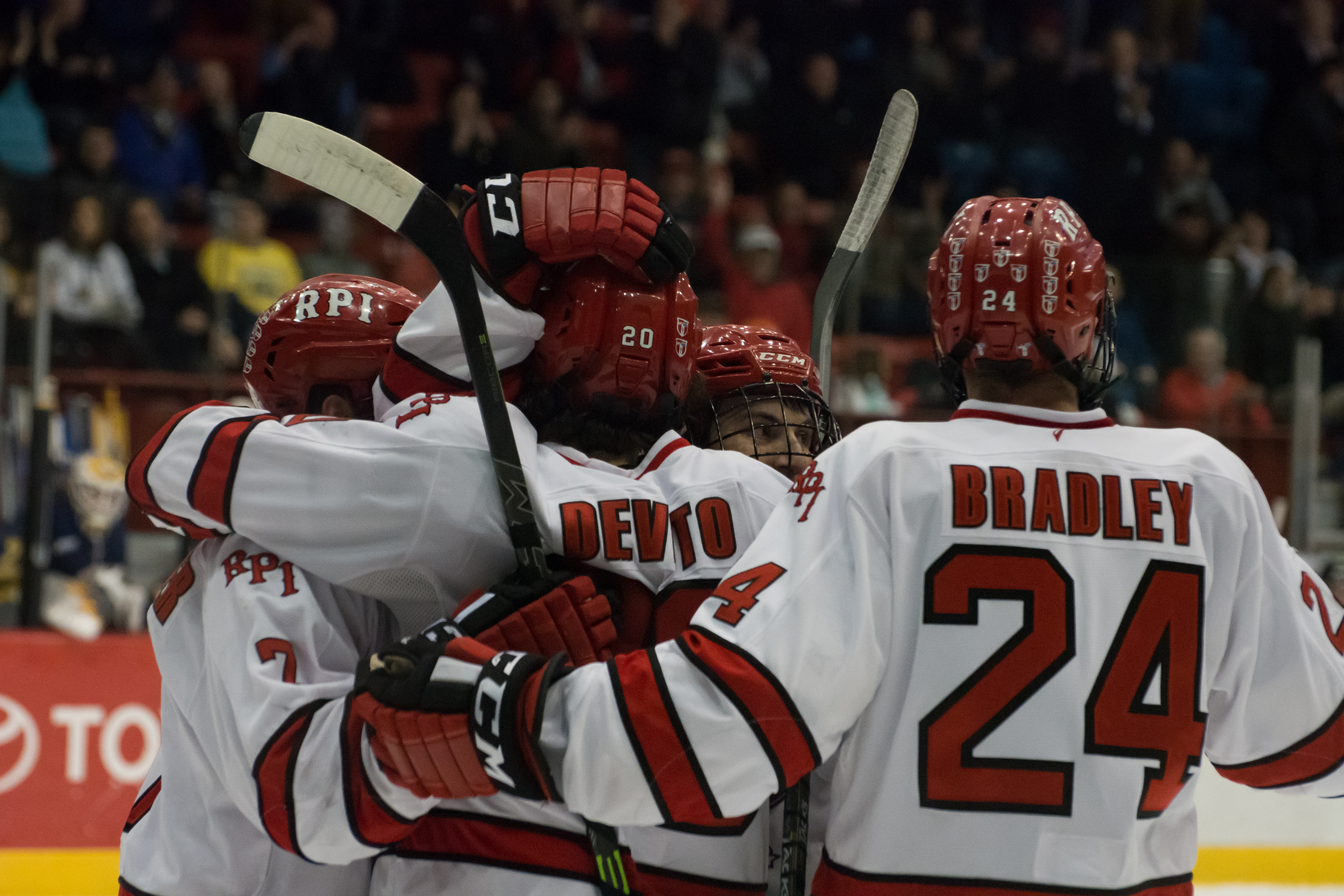 Mens hockey vs. Quinnipiac 4